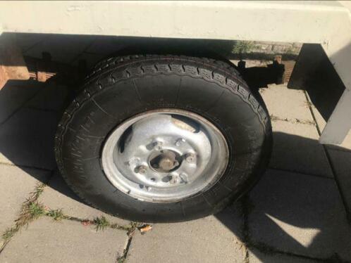 Trailer with new tires sizes 180x80x100