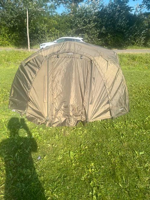 Trakker tempest 100 brolly met social cap en meer