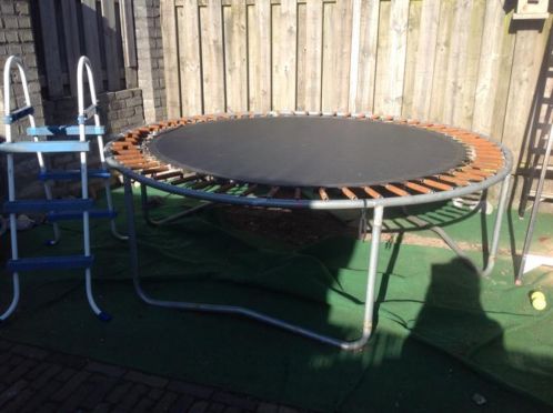 Trampoline 