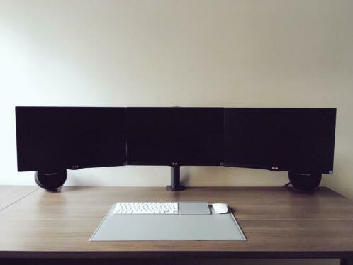 Triple monitor setup met USB-C dock voor laptops