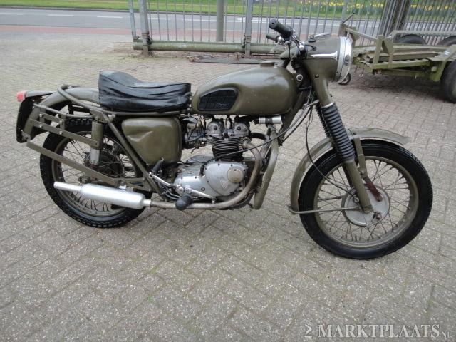 Triumph 3ta leger uitvoering army keep them rolling 350 twin