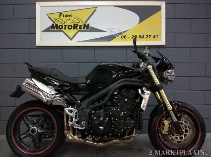 Triumph speedtriple 1050 bj 2005 lichte rijdbare schade