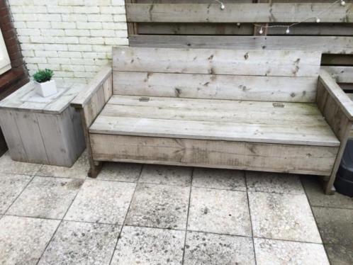 Tuinbank met deksel en met tafeltje 