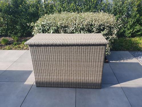 (Tuin)kussen opbergbox van wicker 130x64x100cm i.z.g.st.