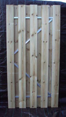 Tuinpoort, gempregneerd, met verzonken stalen frame.