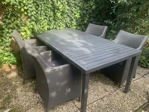 Tuinset tuintafel en 4 stoelen inclusief kussens