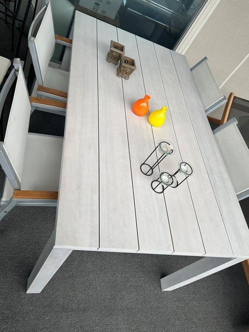 tuintafel met stoelen