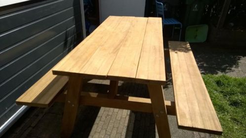 Tuintafelpicknicktafel van Iroko hardhout