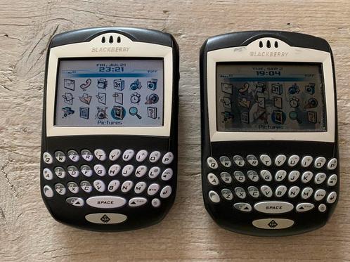 Twee BlackBerry 7290