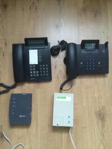 Twee ISDN TELEFOONS met toebehoren