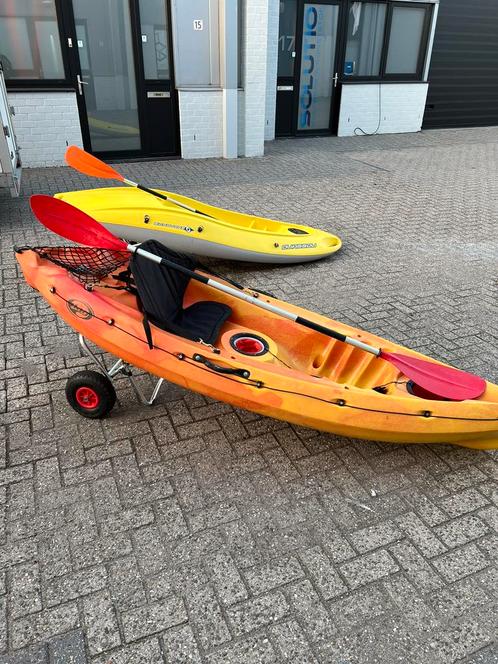 Twee kayaks incl transportwagens