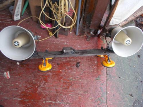 TWEE LUIDSPREKERS VOOR MOTAGE op AUTO of