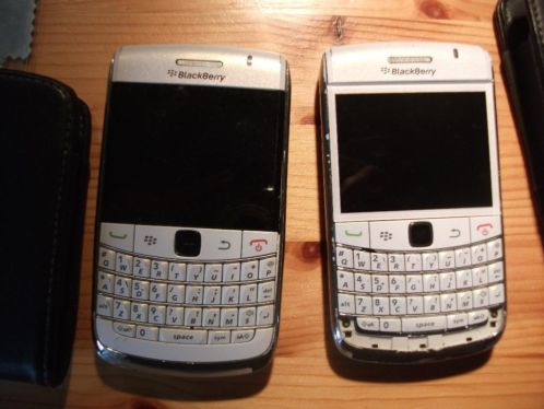 twee oude blackberrys