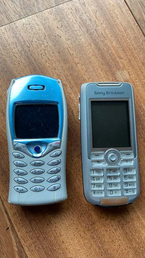 Twee Sony Ericsson telefoons