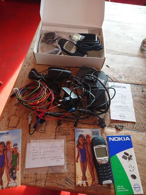 twee x Nokia 6210  complete car kit