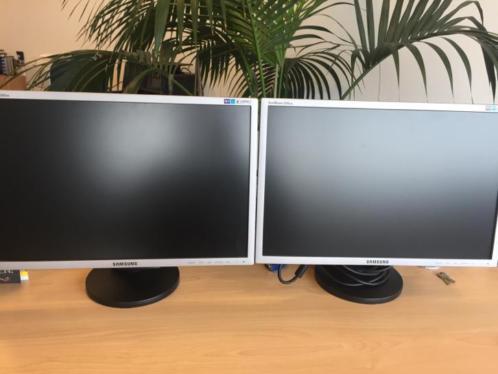 Twee zeer nette en goede Samsung monitoren