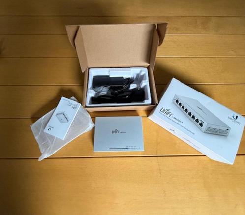 Ubiquiti UniFi switch8