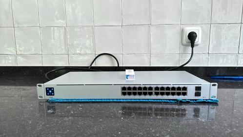 Ubiquiti UniFi USW 24 PoE ( zr compleet)