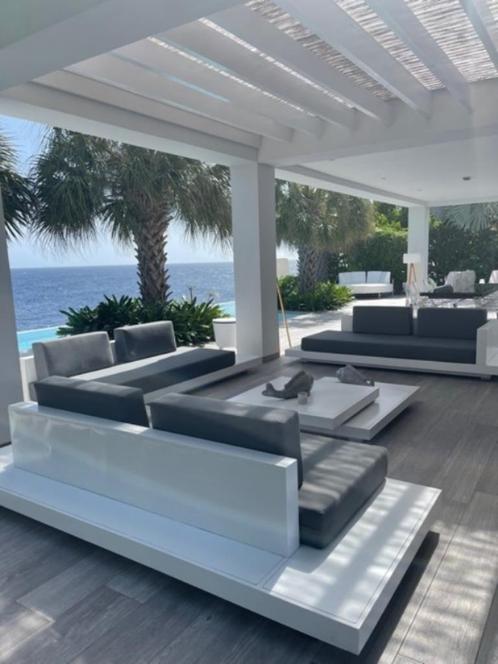 Ultra Luxe loungeset Ibiza design wit of antraciet