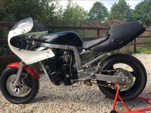 Uniek CBX 750 project classic racer