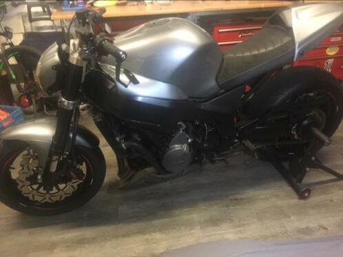 UNIEK Honda Blackbird custom Streetfighter