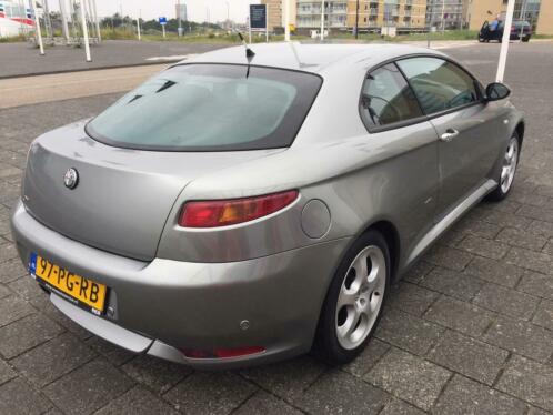 Uniek mooie Alfa GT 2.0 JTS nwe motor 93000km gereden 2004