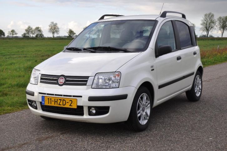 Uniek Zeer goede en luxe Fiat Panda Perlina met airco, leer