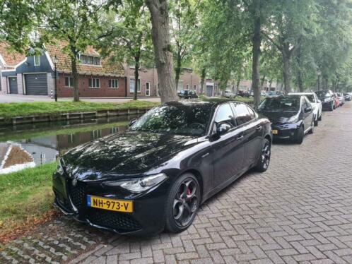 Unieke All-Black Alfa Romeo Q4 Giulia 2.0 Turbo 281pk Aut