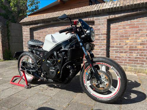 Unieke Caferacer Honda sport CBR 600F Zomerklaar