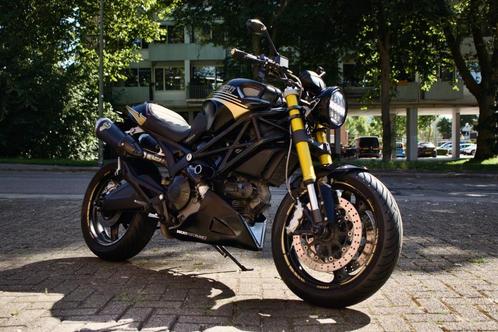 UNIEKE Ducati Monster 696  carbon extrasonderhoudmapping