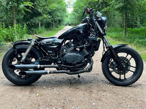 Unieke Honda Magna Bobber VF500C