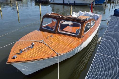 Unieke houten sloep met ligplaats in Amsterdam