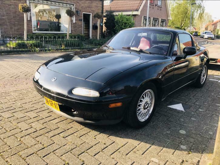 UNIEKE Mazda MX5 Miata BLACK AND RED  Limited Edition LE93