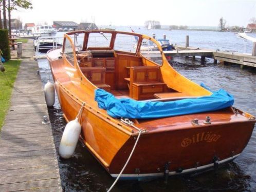 Unieke one off Zweedse Petterson motorboot met stalenspanten