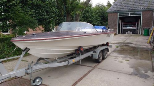 Unieke speedboot 170 pk inboard op gas met trailer