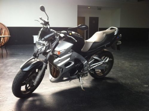 Unieke Suzuki GSR 600 11.000KM Weg  Weg