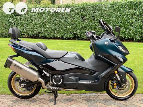  UNIEKE Yamaha TMAX 560 TECHMAX 2022 AKRAPOVIC MALOS T-max