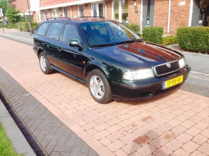 uniekSkoda Octavia 1.6i met ecc airco inruil mogelijkampapk