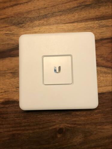 Unifi Security Gateway  Netgear Prosafe 8 port