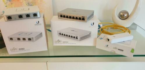 Unifi USG(3p), 8 port switch, cloudkey set (2)