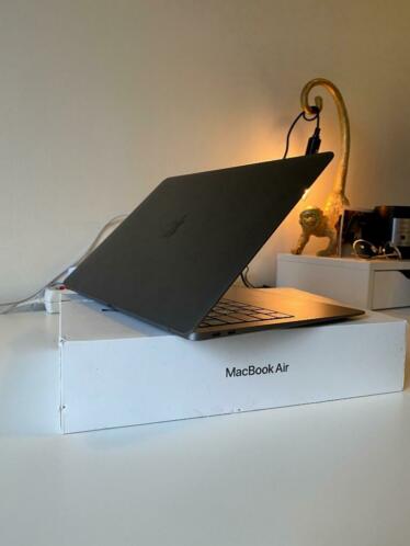 Upgraded Macbook air 2020 (space grey)