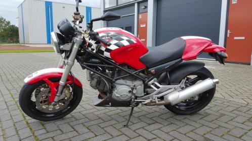 Van 2e eigenaar deze ducati monster 900IE corse.