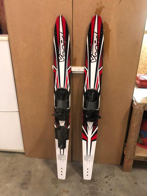 Vapor set waterskis met sleepkoord