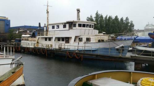 Varend woon enof werkschip uniek omgebouwd marineschip 1940