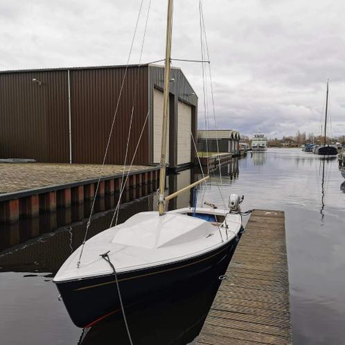 Varuna 601 zeilboot met Damco kanteltrailer en Honda BB