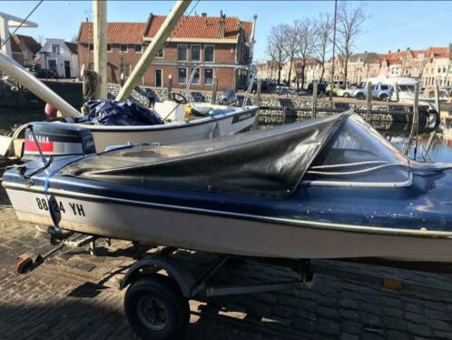 Vega 410 met Yamaha 40 en trailer