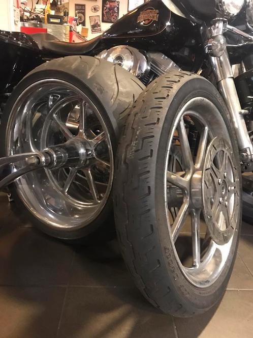 Velgen en achterbrug 300 band Harley-Davidson Softail