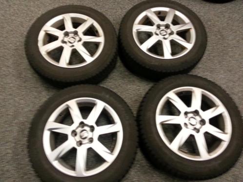 Velgen Seat Ibiza 15034  Michelin 185 60 15 Alpin A4 Winter.