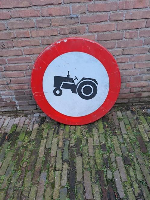 Verkeersbord verboden voor traktor