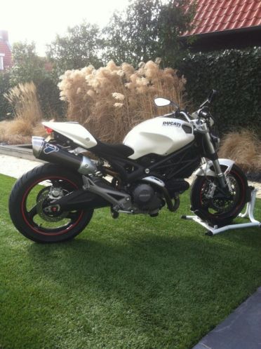 VERLAAGDE Ducati Monster 696  Carbon Termignoni  2009